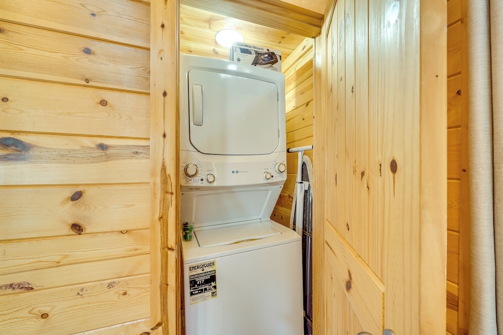 4 Mi to Broken Bow Lake: 'wee Bear Cabin' Getaway!