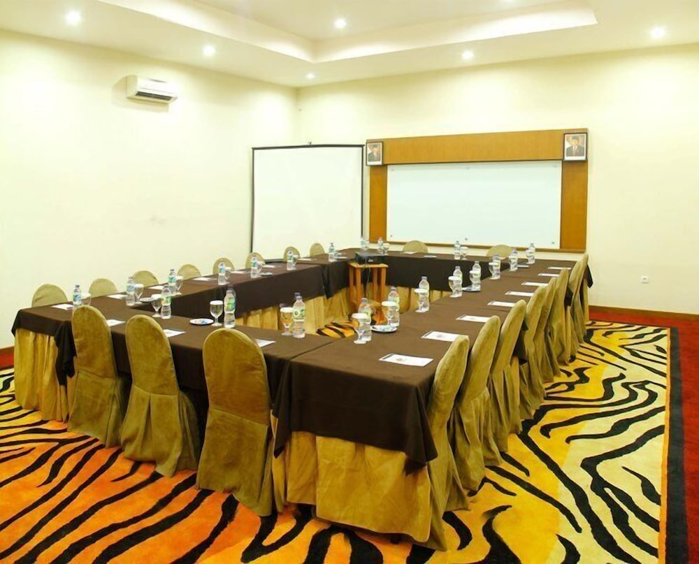 Royal Safari Garden Resort & Convention