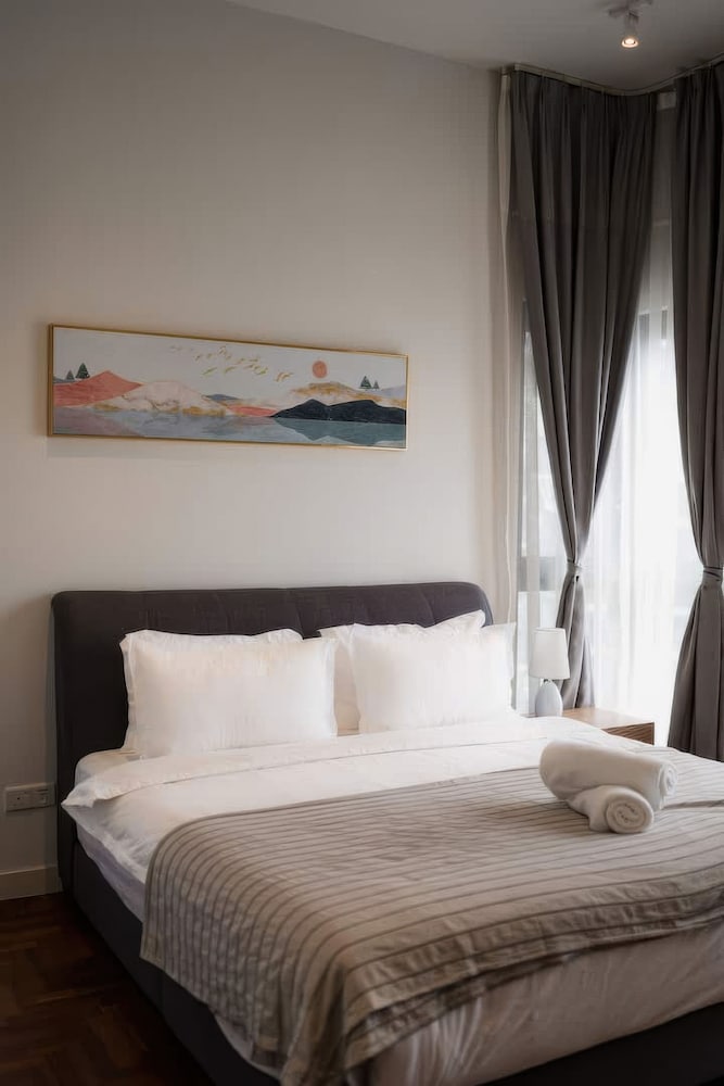 Mews Luxe Residence Apartments