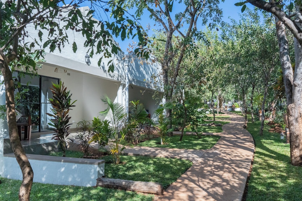 Kasambabezi Lodge