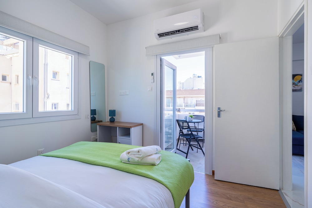 Vibe - 1 BR APt & Balcony in Larnaca