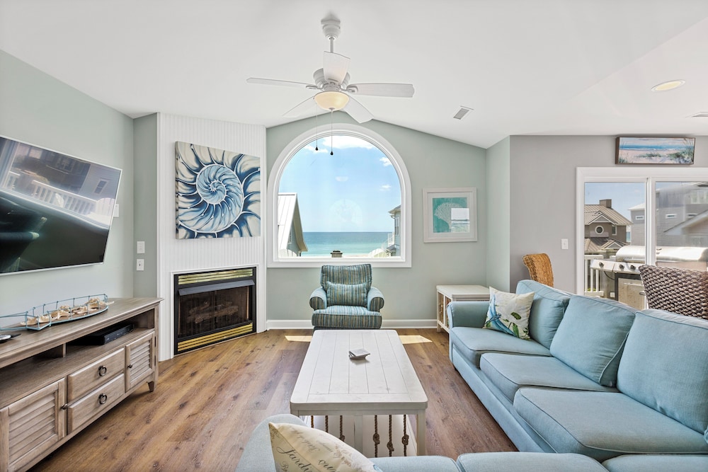 Sea La Vie (North Topsail) by Topsail Realty