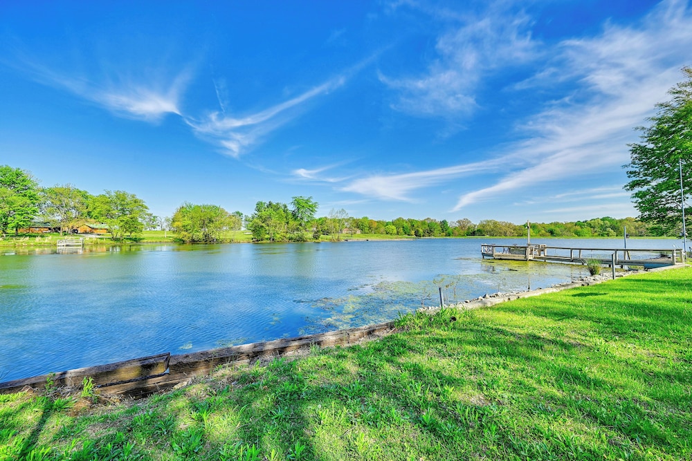 Near Hiking & Fishing: Dale Home w/ Deck!