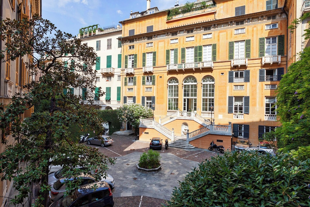 La finestra sul cortile di Via Roma view 4