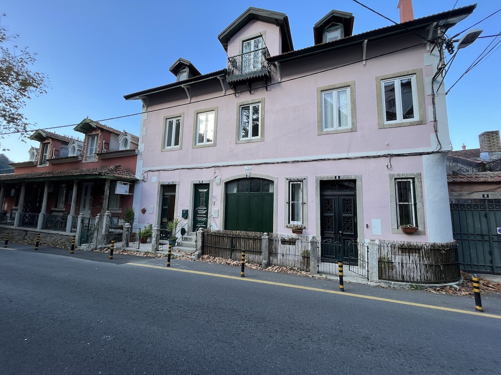 Hotel Casa Didi - Sintra - Image 1