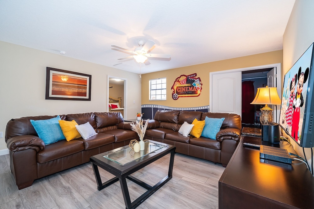 Orlandoasis by Avantstay 8bdr Pool Movie Theater Game Room Resort Access