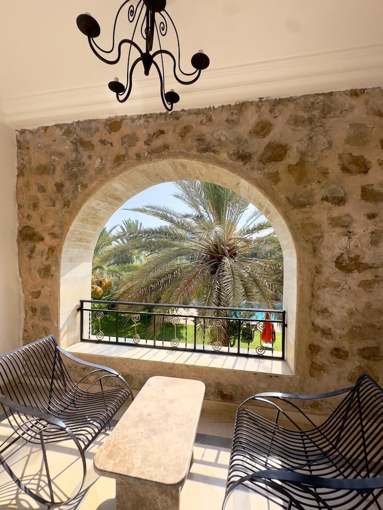 Le Domaine Du Soleil Resort