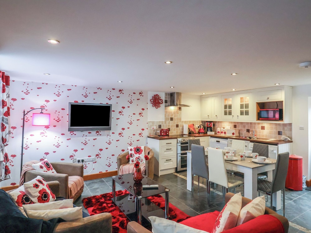 Poppy Cottage