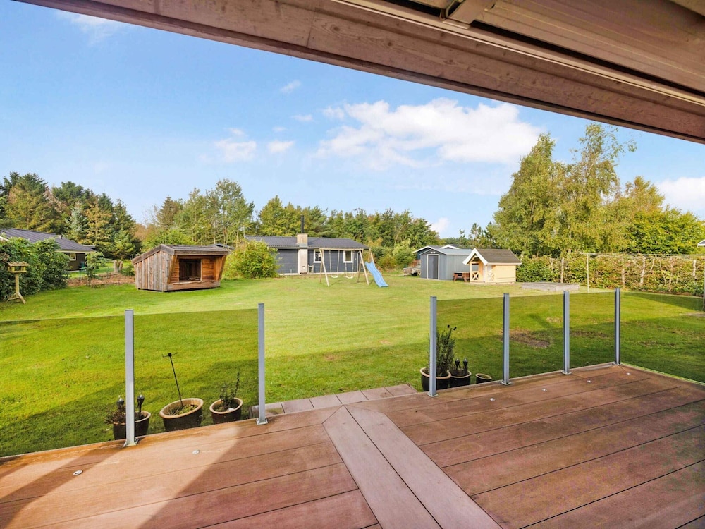 5 Star Holiday Home in Hals