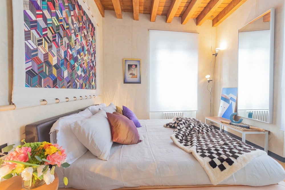 Night at the Museum Apartment by Rent all Como