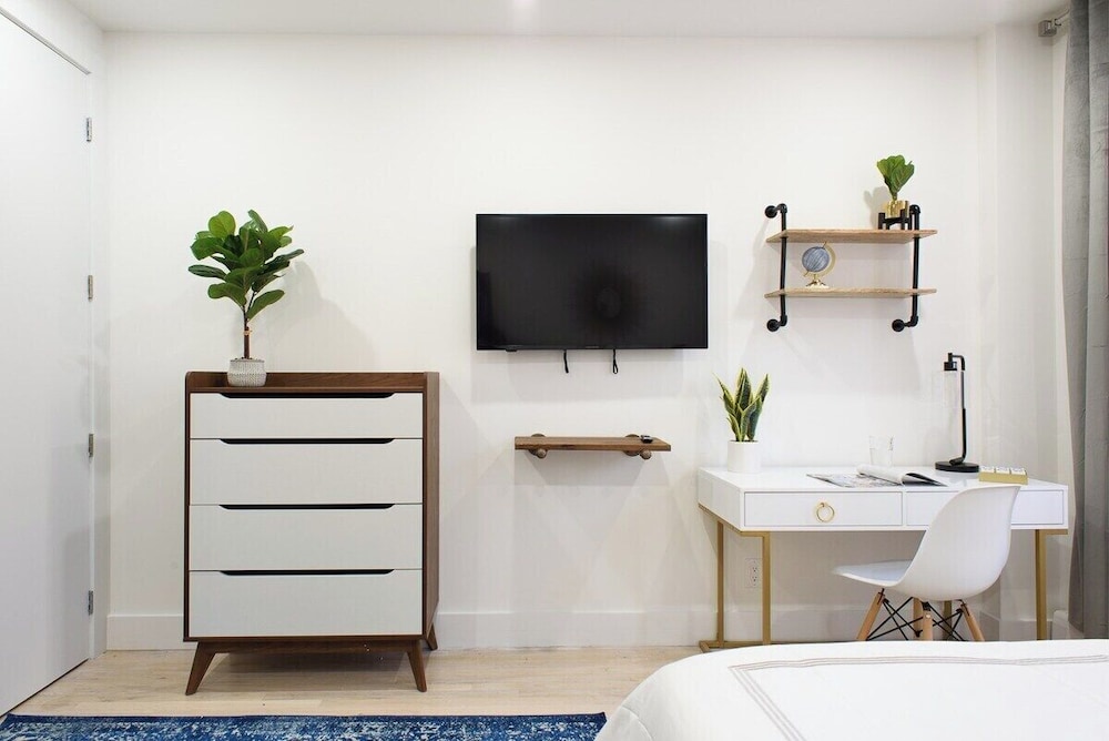 1597 New York Apt