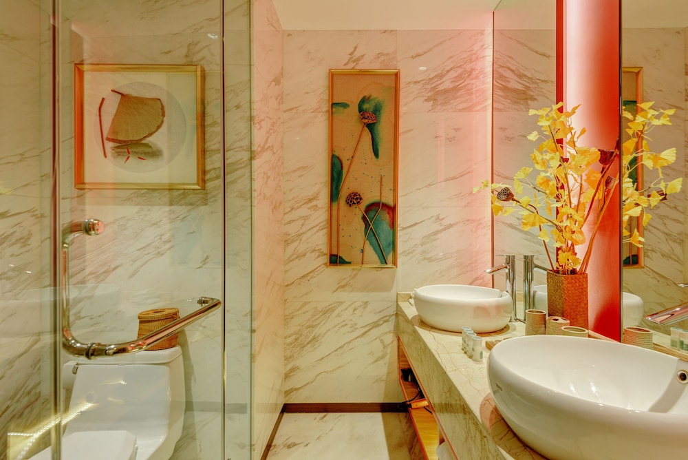 ISVARA Culture Homestay Suites