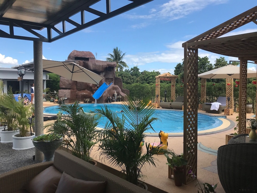 SB Holiday Resort