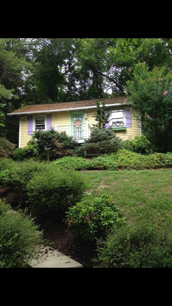 Lexington Vacations - Frog Hollow Bed and Breakfast - Property Image 1
