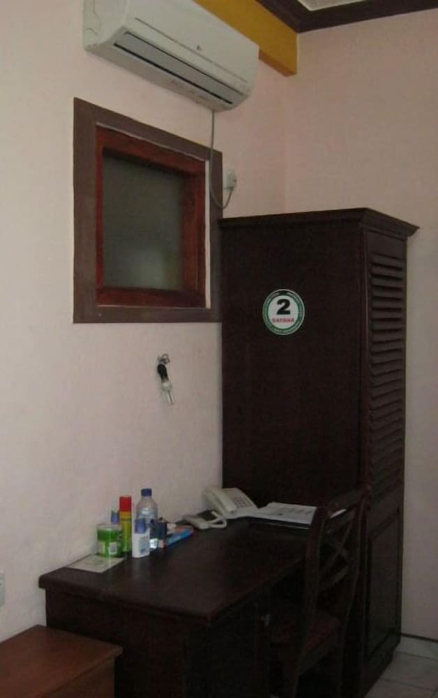 Gayana Hotel