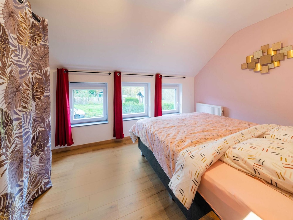 Holiday Home in Noiseux With Fenced Garden