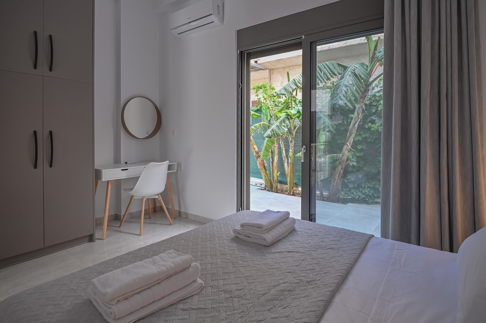 Exclusive Miami House with  Private Pool view 2