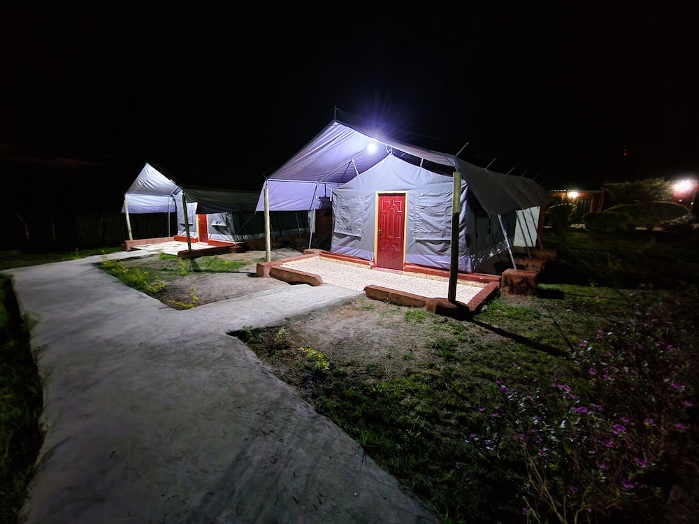 Endeem Mara Resort