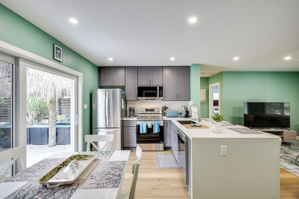 1 Mi to Shore: Family Home in Pompano Beach!