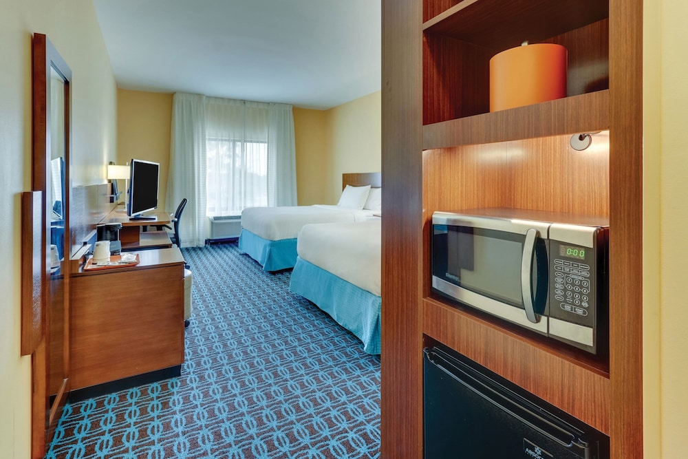 Dunn Vacations - Fairfield Inn Suites Dunn I-95 - Property Image 39