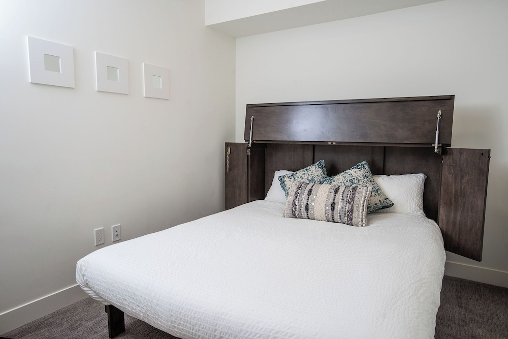 L'Austin Rêve by Revelstoke Vacations