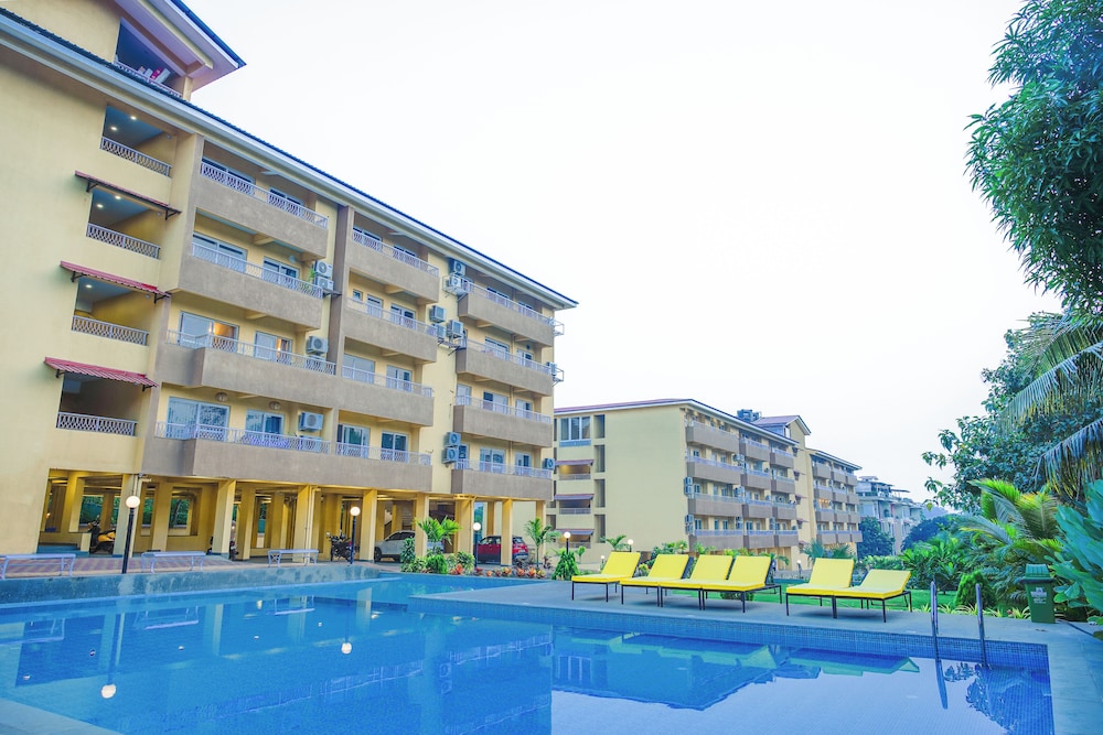 Alaya Stays Veera Marina 3 BHK Apartment