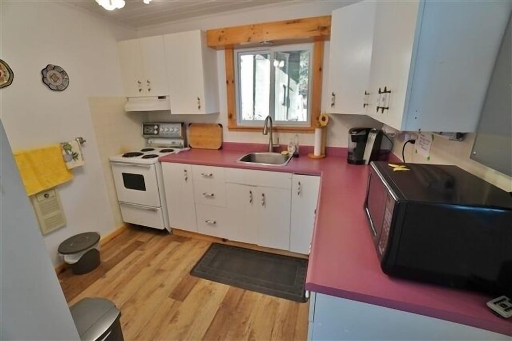 416 Papineau Lake 2 Bedroom Cottage