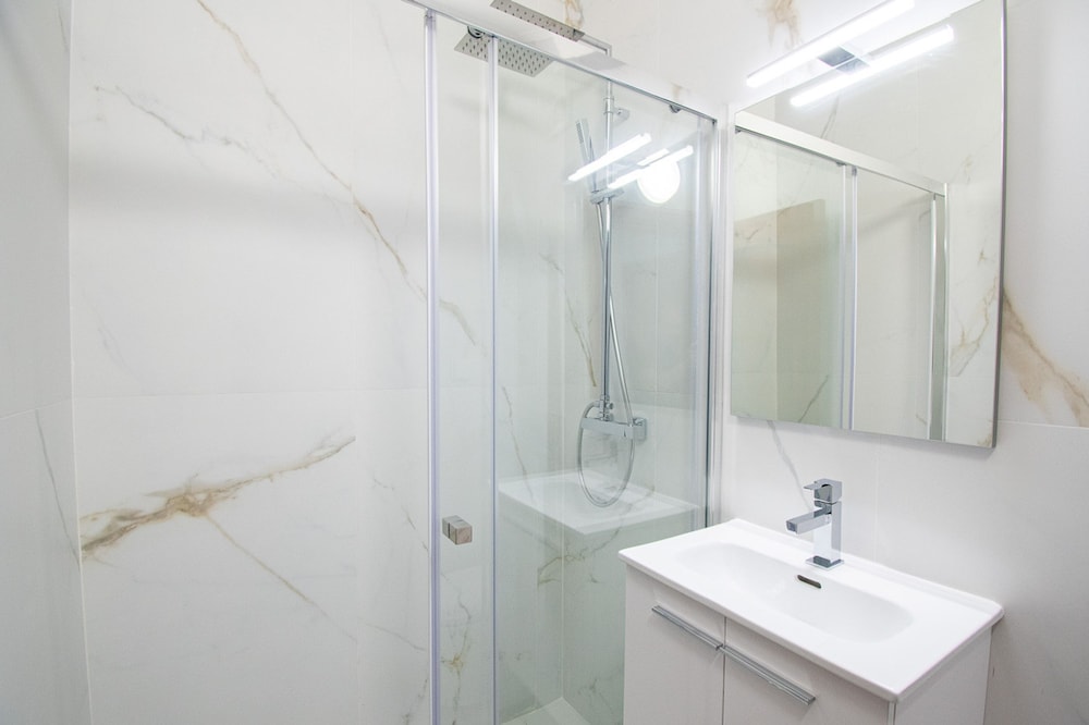 10 Marinha Two Bed Apt At Award Wining Beach