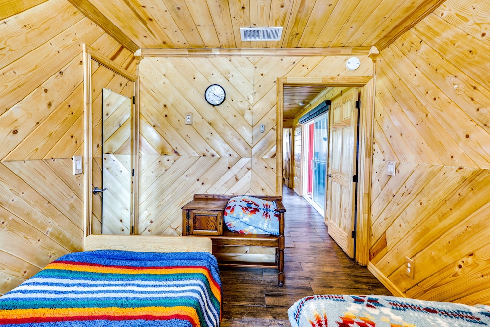 Rustic California Vacation Rental w/ Rooftop Patio view 4