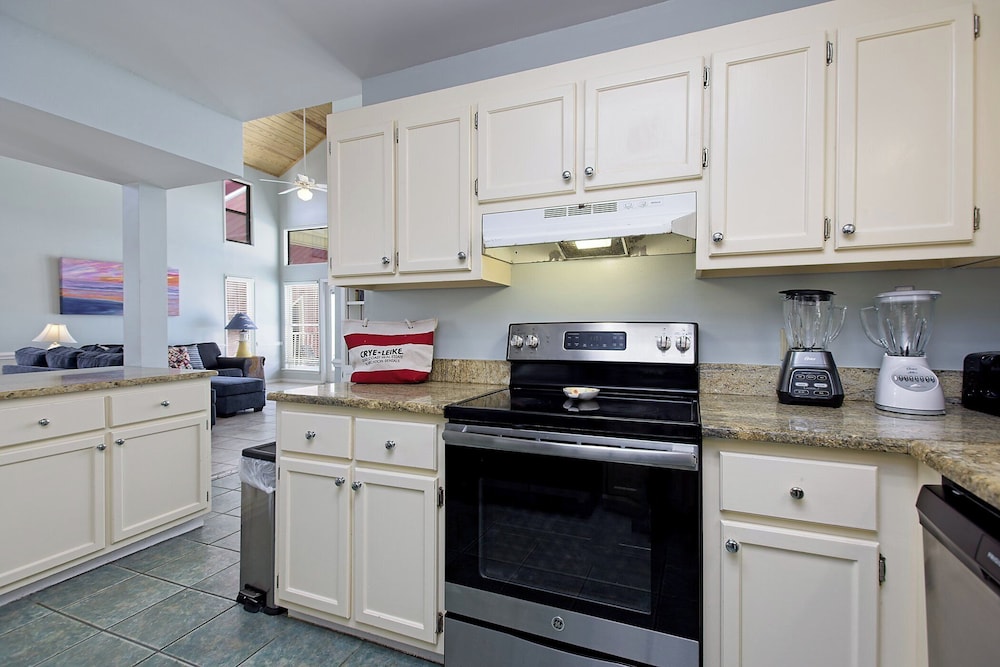 Triple Seas by Southern Vacation Rentals