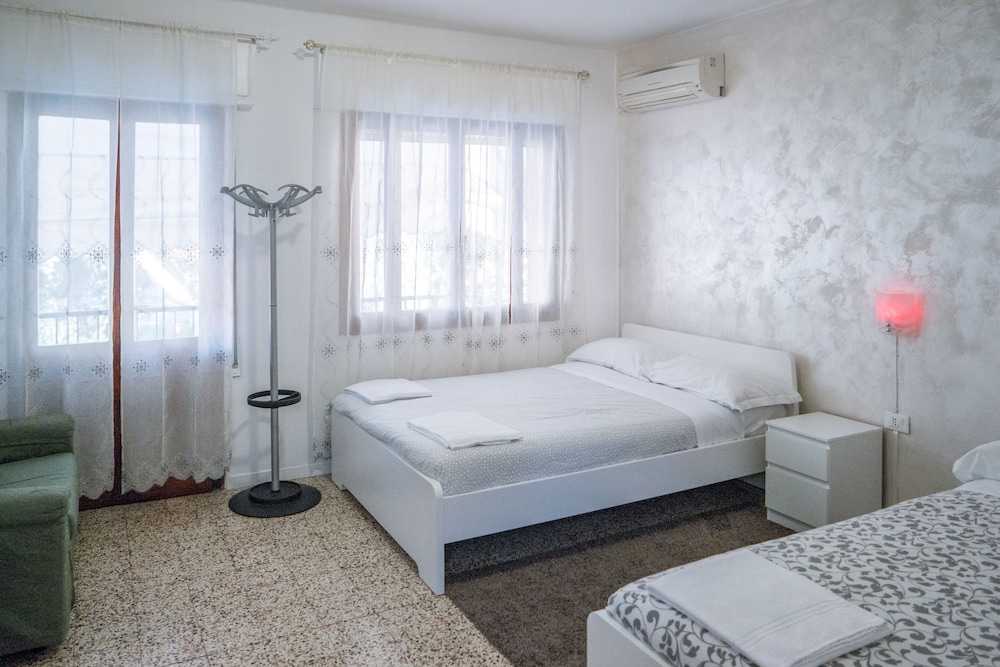 Venice Sanella Rooms view 2