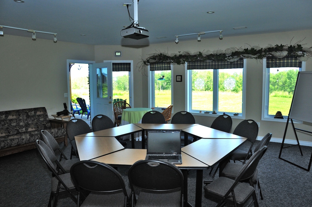Golden Pathways Retreat and B&B