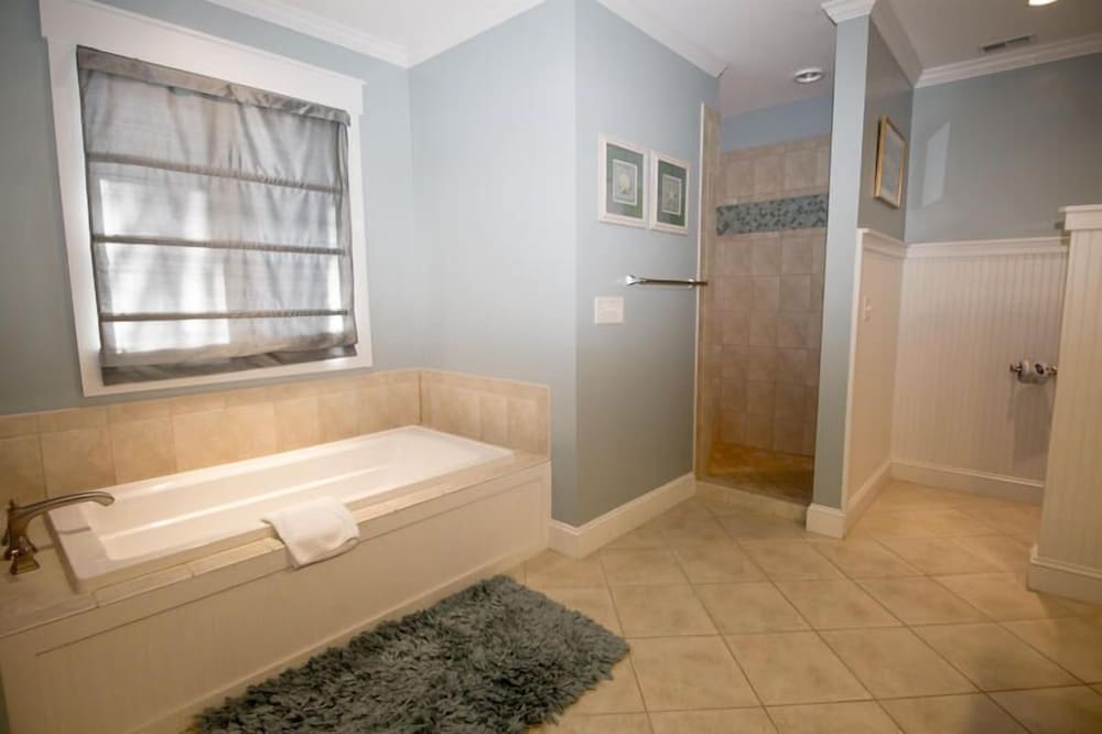 290 Tarpon Blvd view 5