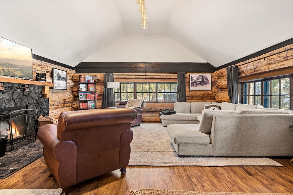 Summit Hideaway view 4