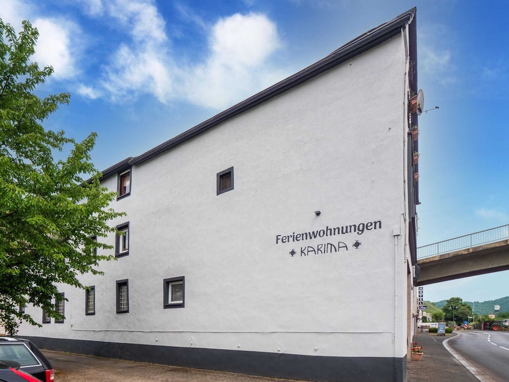 Holiday Home for Groups in Kinheim