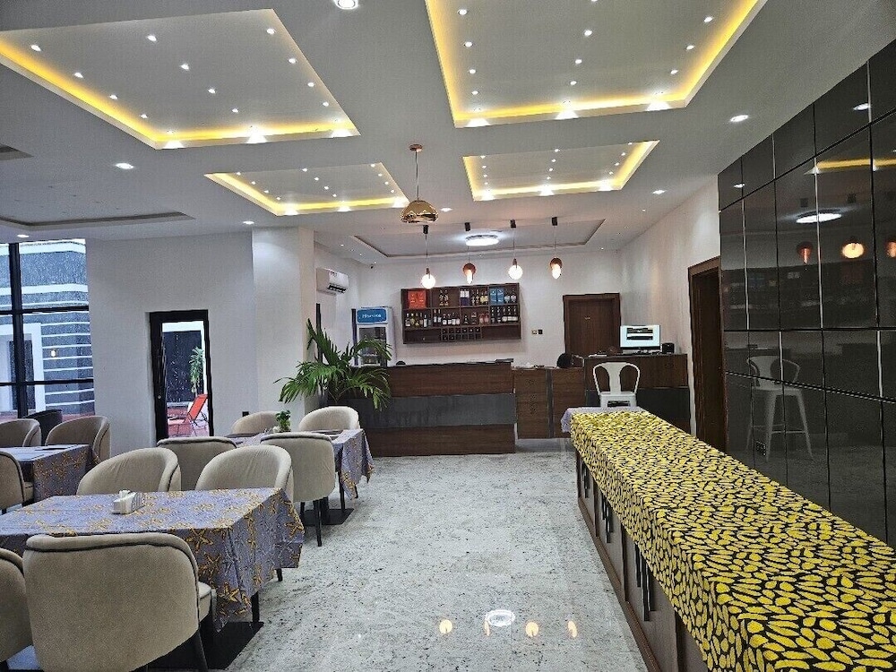 Reens Suites and Apartment