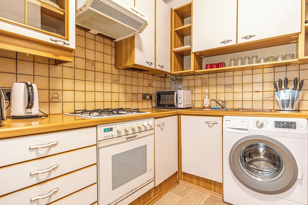 Beautiful 1BR Near Wiener Stadthalle