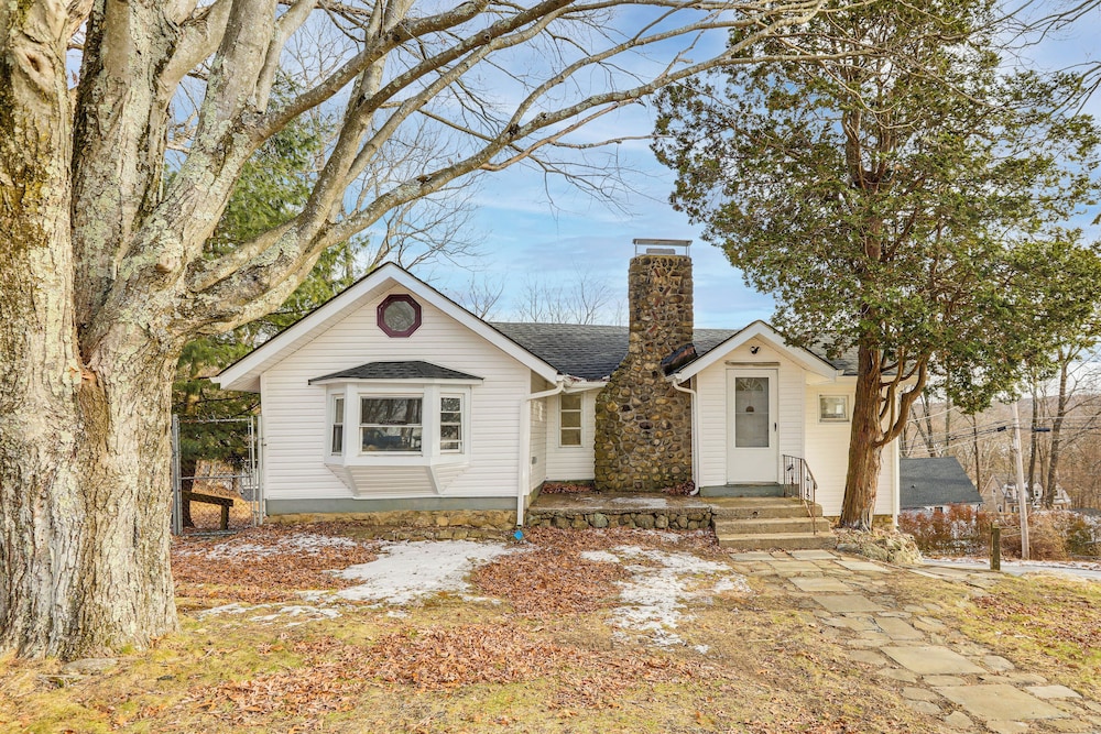 Home w/ Lake Views & Deck in New Jersey Highlands!