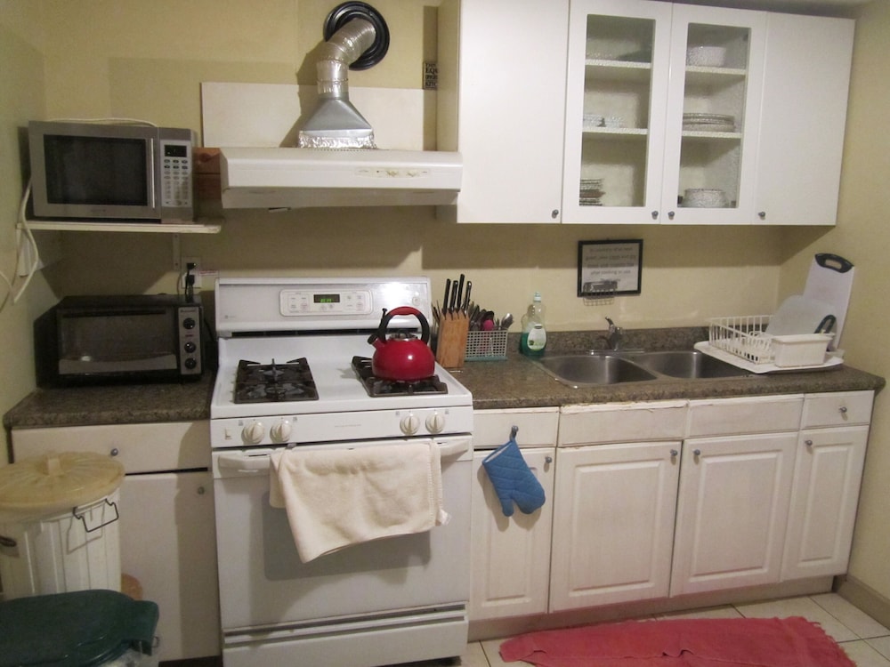 Kaisar Guest House