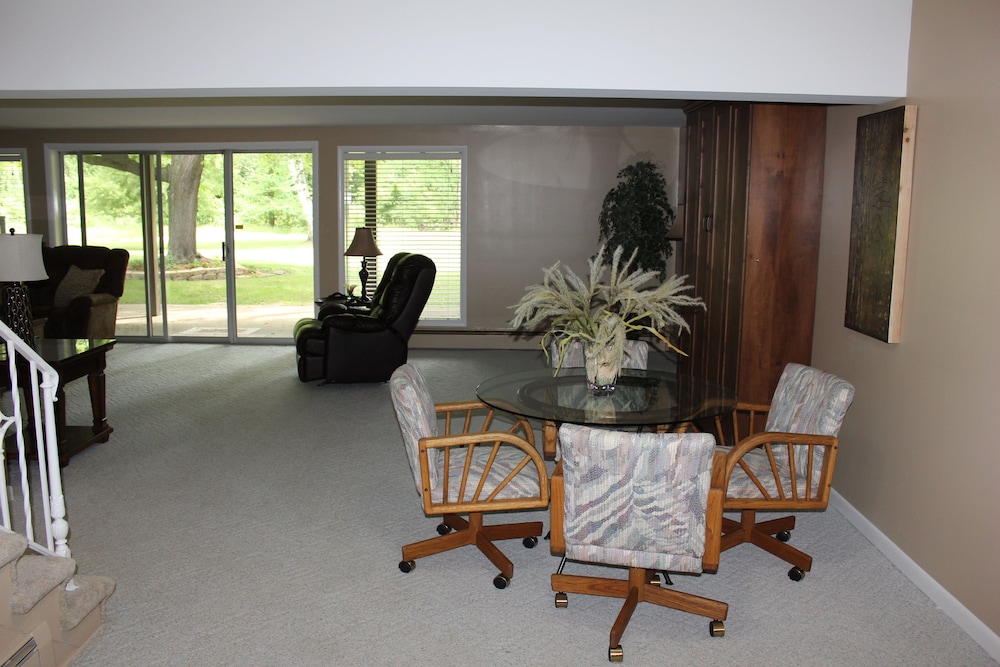 Rivertown Inn
