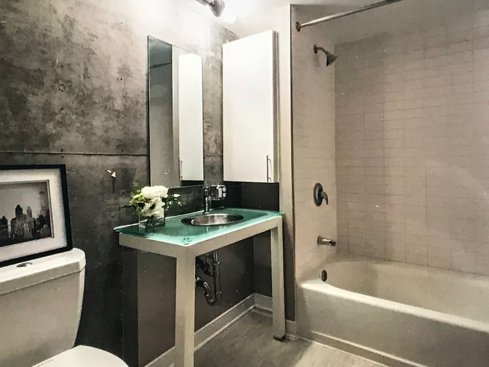 New Lyfe Finest Luxury Apartment