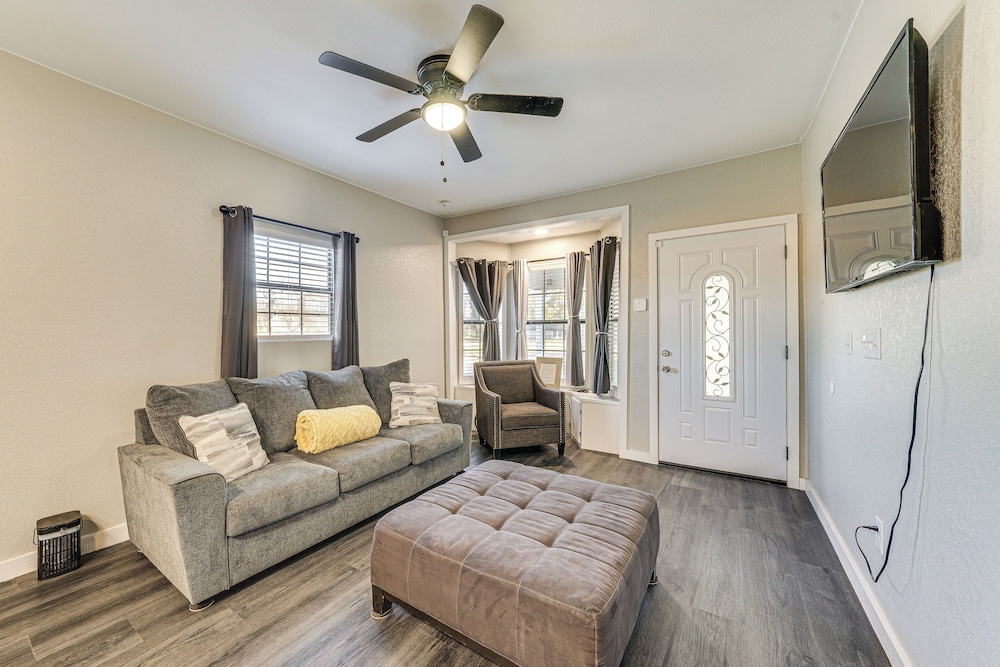 Updated Home 2 Mi to Downtown Texarkana!, photo 3