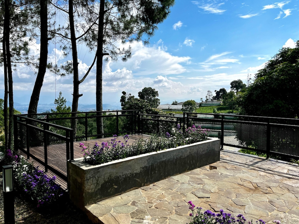 Tebing View Glamping, Azana Hotel Collection