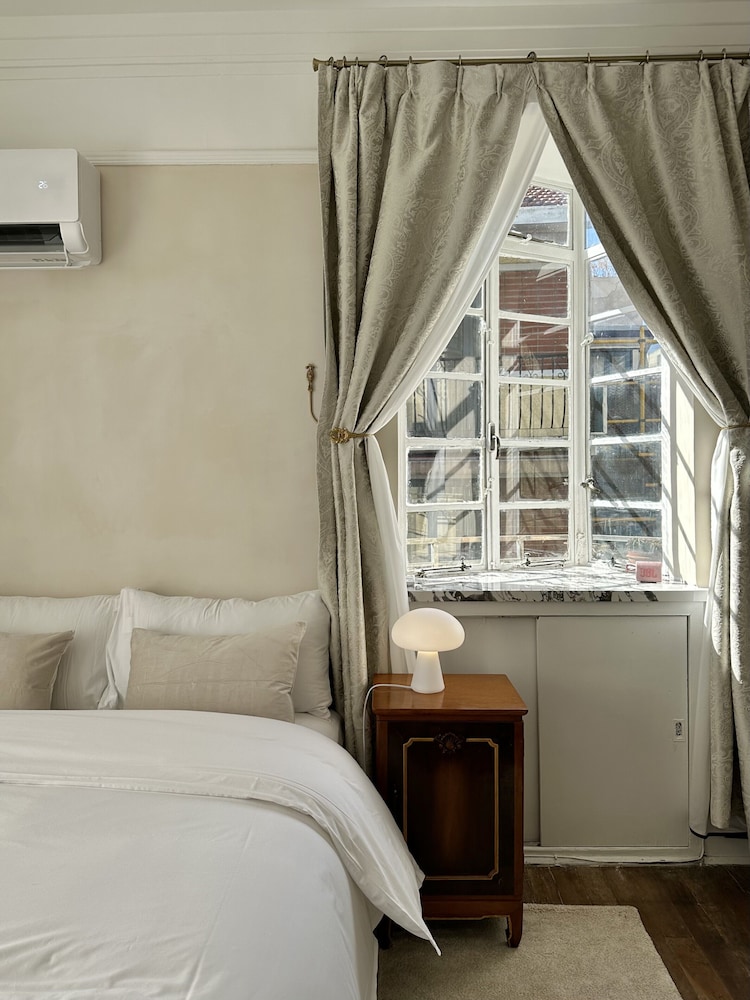 Shanghai Hills& Art Suite 15