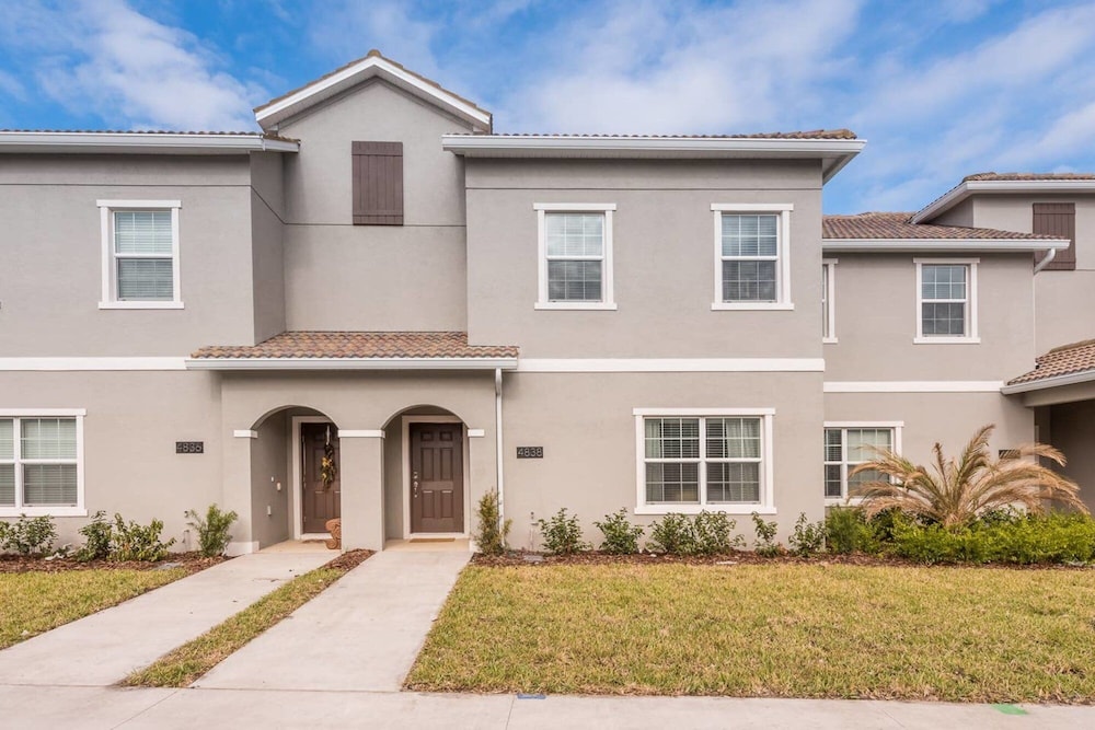 Amazing Home With a Nice Private Pool Near Disney - Image 1