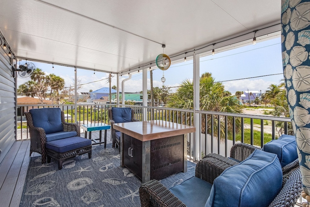 130 Tiki Tides: 2br W/ Outdoor Tiki Bar! 2 Bedroom Home