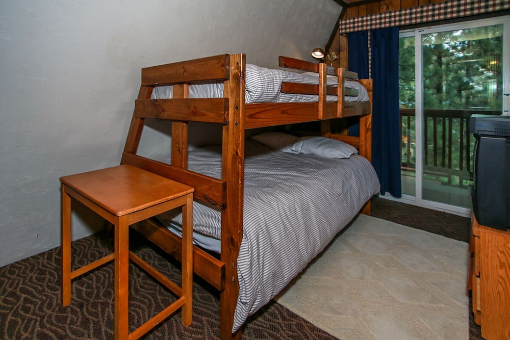 Juniper Creek!-441 by Big Bear Vacations view 5