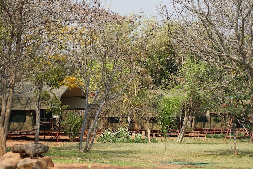 Bongwe Guesthouse and Camp