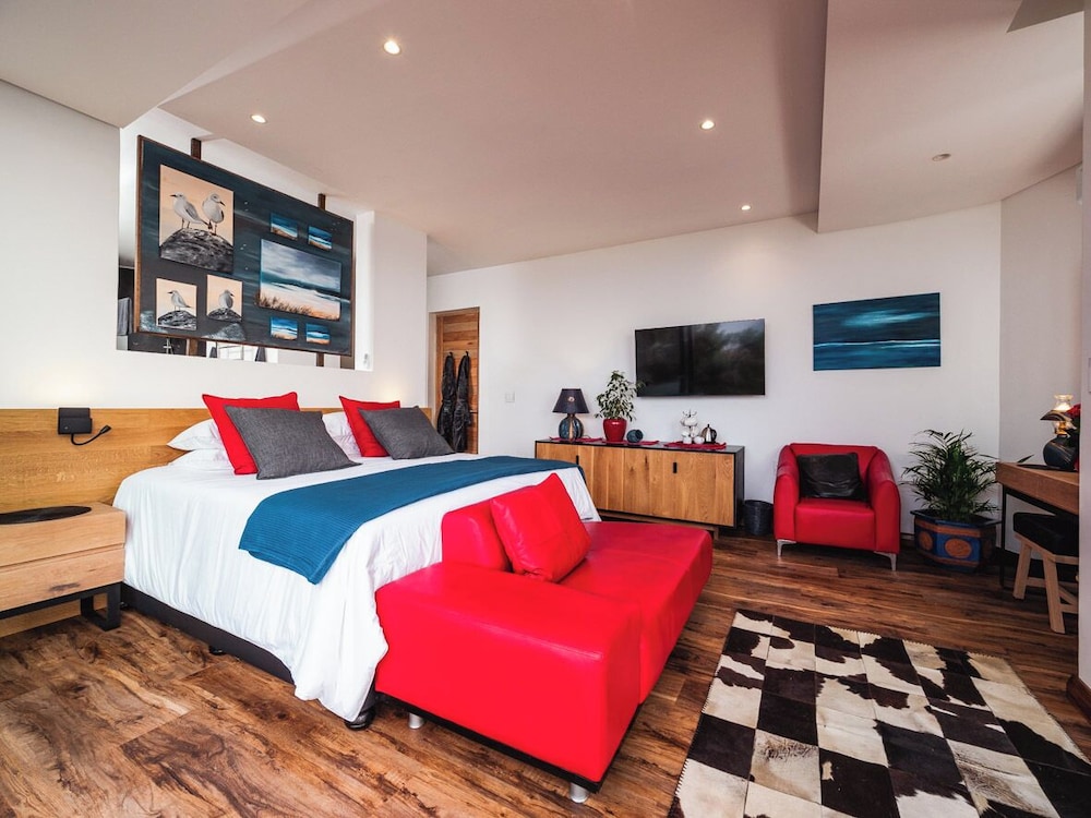Boutique Ocean Views incorporating Wend