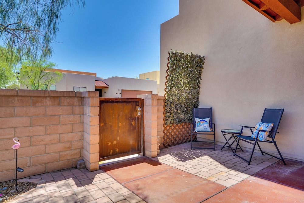 Southwestern Chic! Tucson Retreat w/ Private Patio